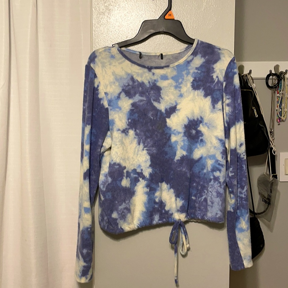 Medium blue and white the dye sweatshirt